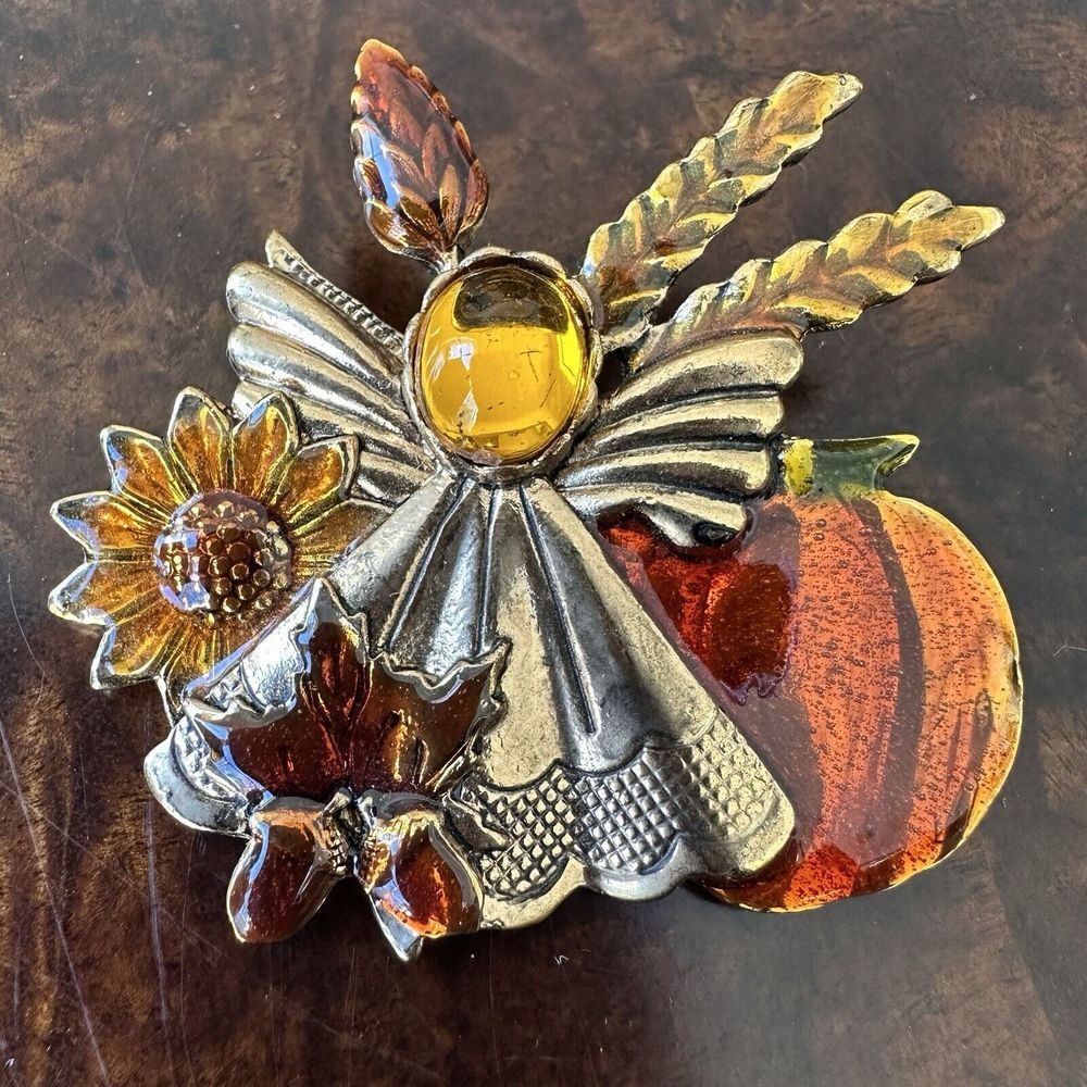 VTG Kenneth Cole Brooch Pin 2 Inch Autumn Pumpkin Angel Gold‎ Resin Fall Harvest